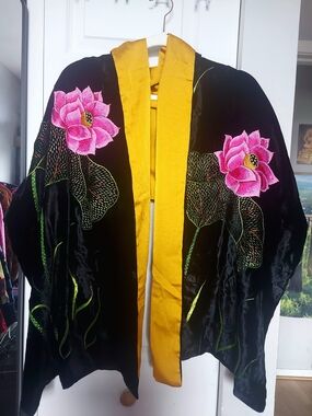 🤩Black Velvet Lotus Hand Embroidered Scarf, unique design.